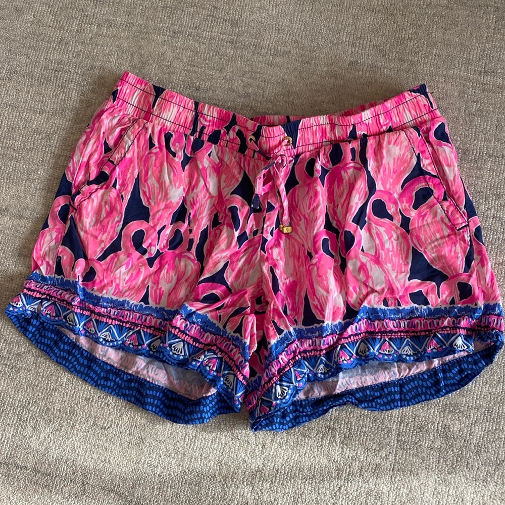 Lilly Pulitzer 100% Rayon Pink Pelican Shorts with two front pockets. Size Sm